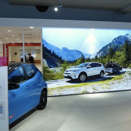 autoshowroom lumina design spanplafond