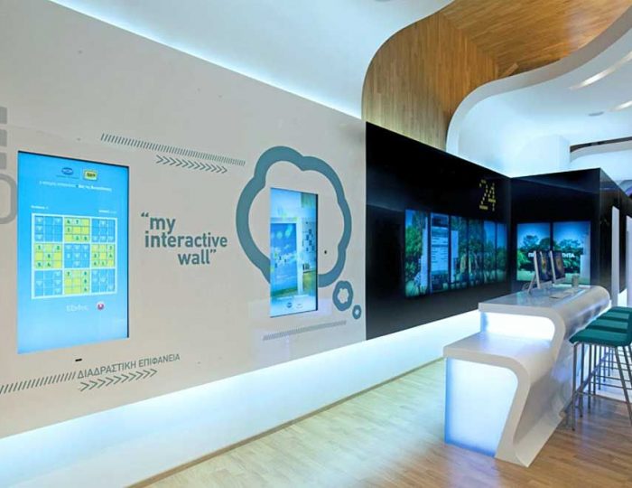 spanplafond en interactieve spanwand in een bank filiaal bulgarije