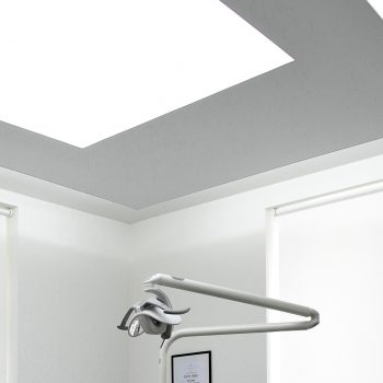 spanplafond en spanwand met lumina achtergrond LED verlichting in een medische praktijk